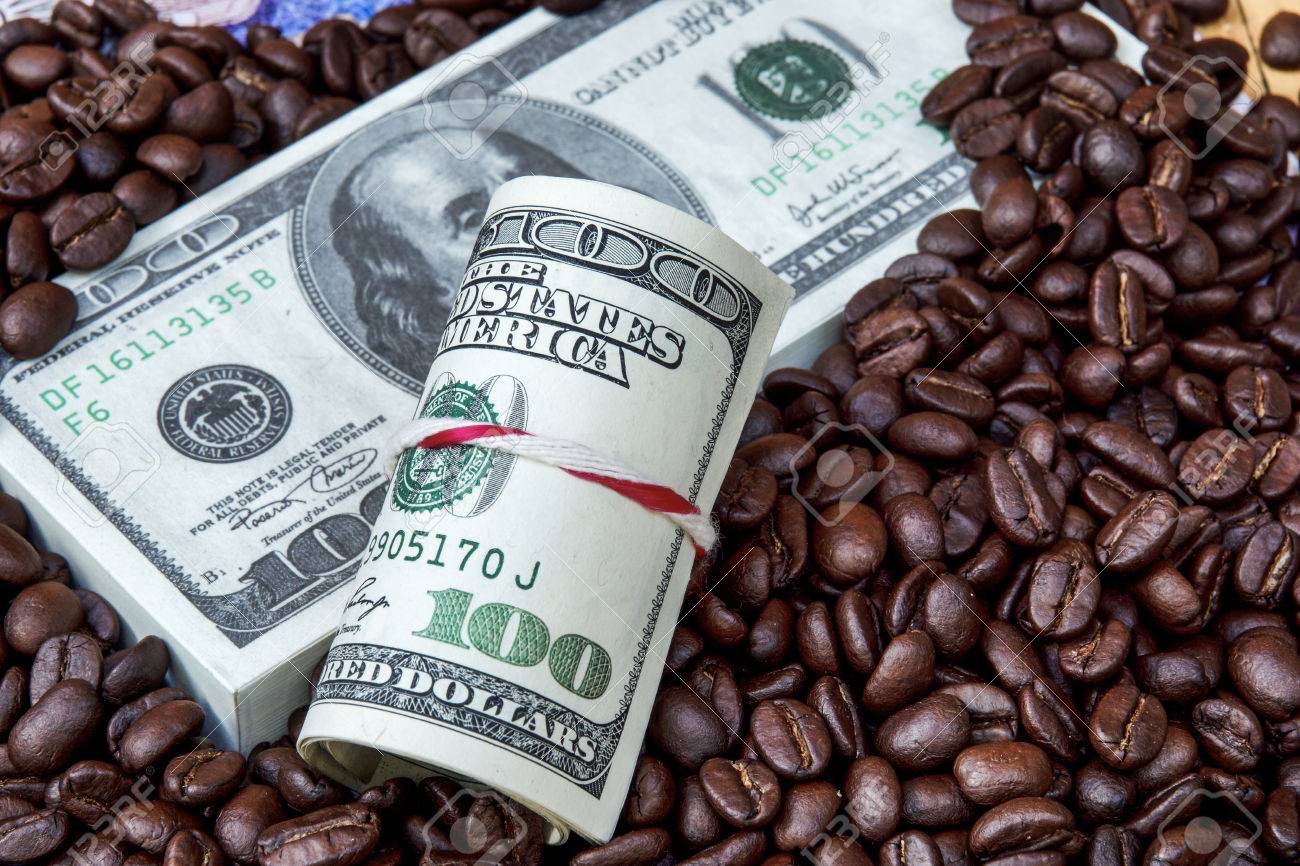 Кофе 300 рублей. Кофе и деньги. Денежный кофе. Чашка кофе деньги. Ритуал денежный кофе.